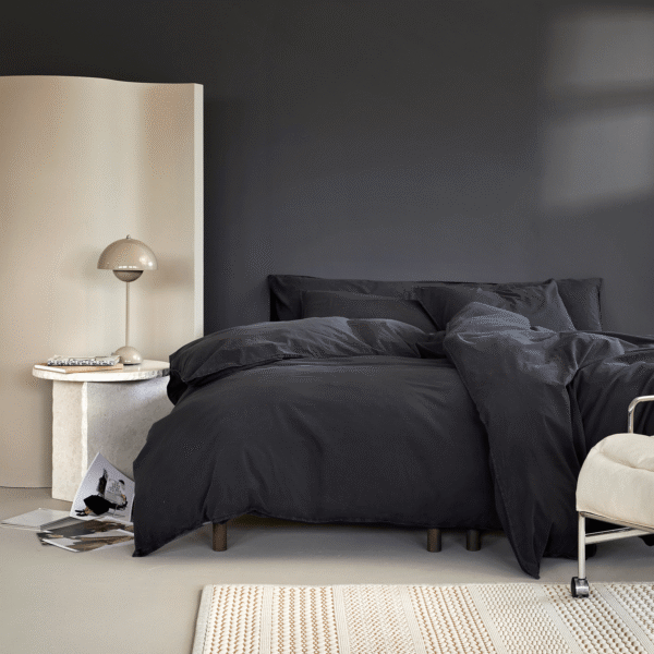Høie Frøya Sengesæt, Dæmpet Sort