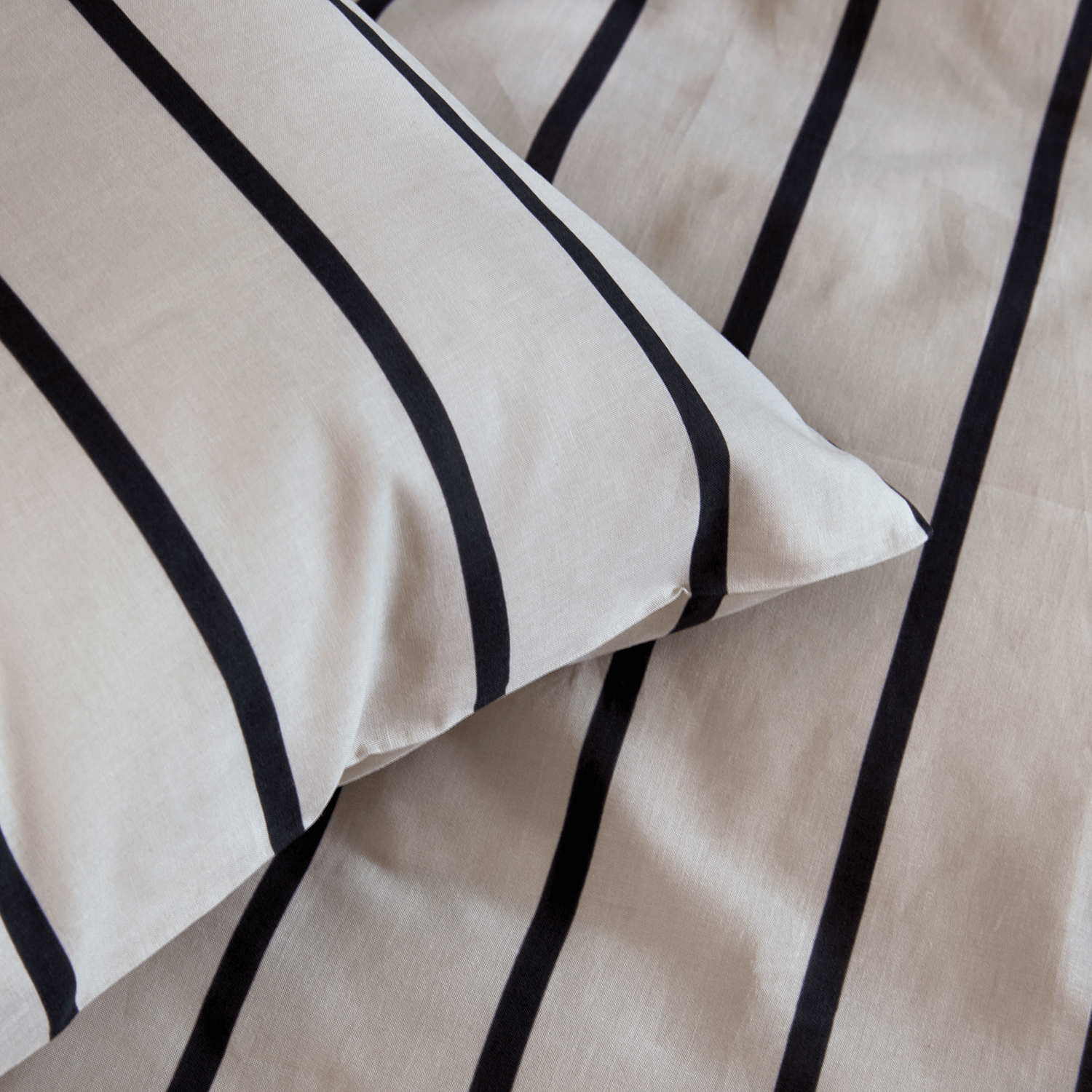 Høie Sengesæt Odin, Dæmpet Sort