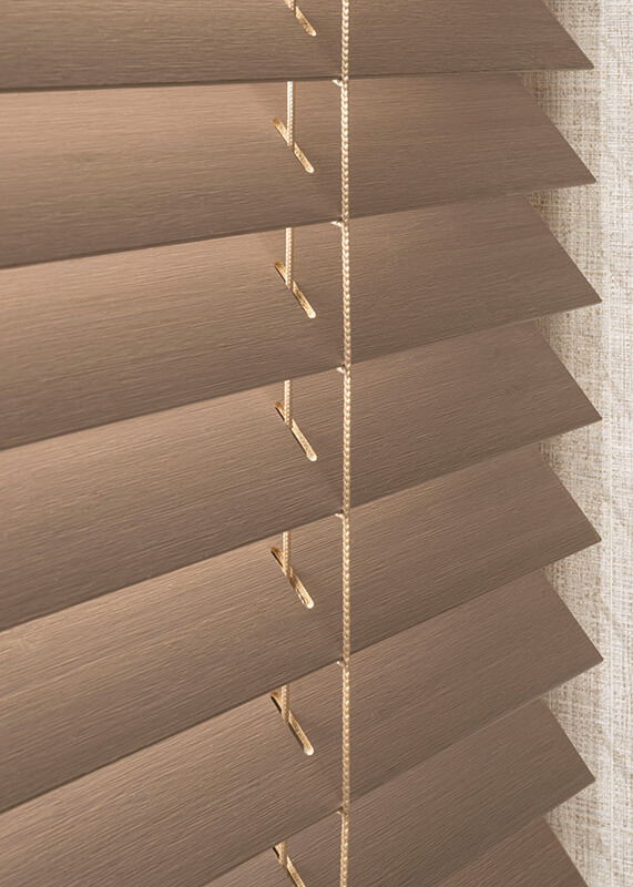 Daemp træpersienner