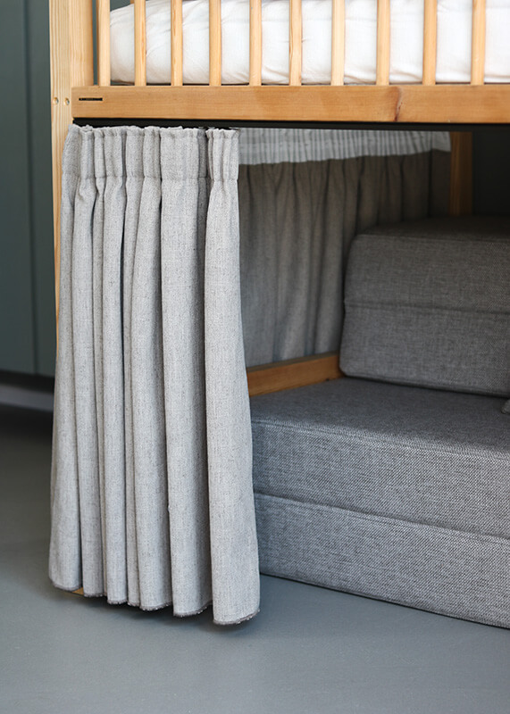 Børnehule med gardiner