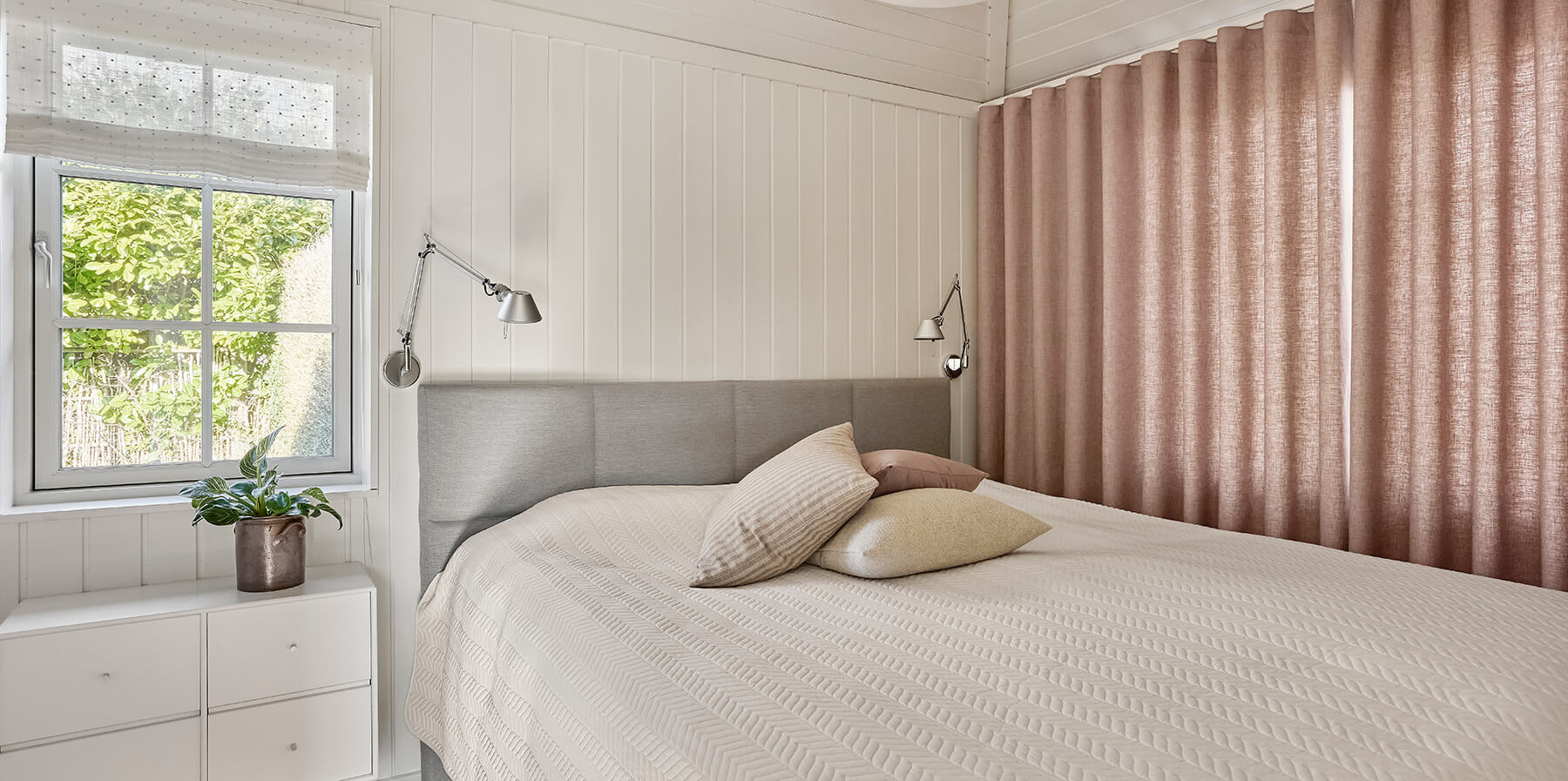 Pagunette stofgardiner og foldegardiner til soveværelset