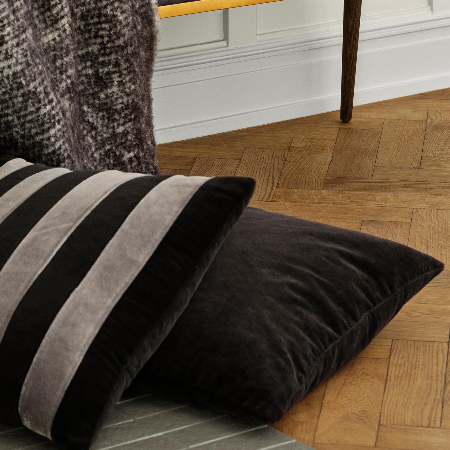 Cozy Living Betræk til Sofapude Velvet, Black Olive - Image 2