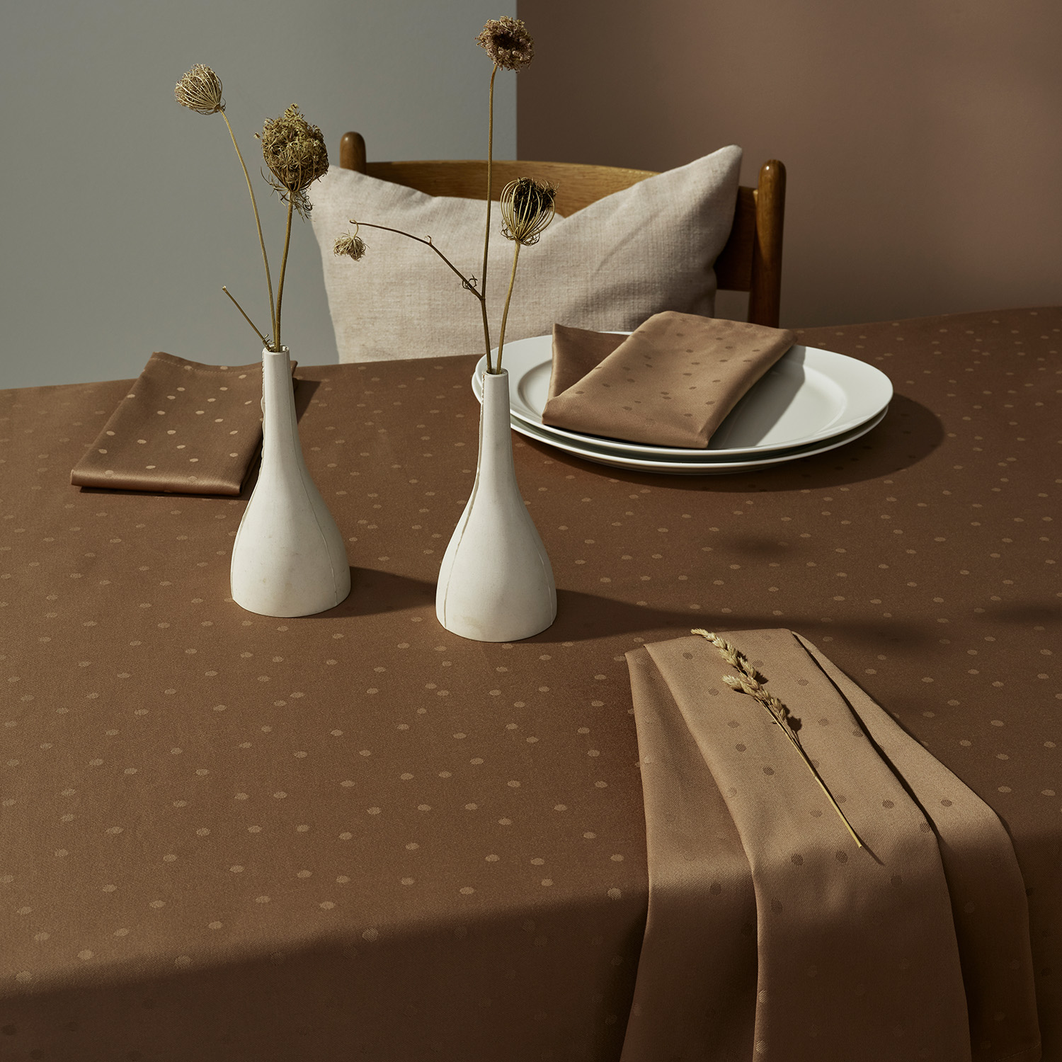 Compliments Damaskdug Confetti, Walnut