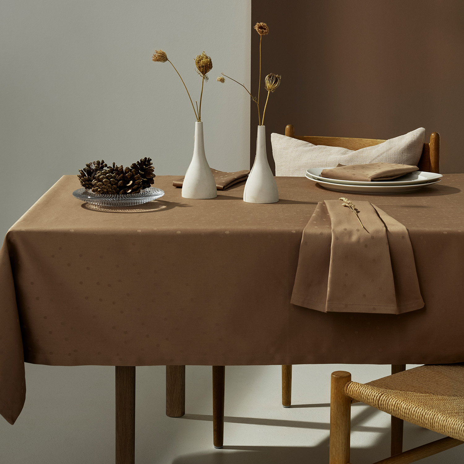 Compliments Damaskdug Confetti, Walnut