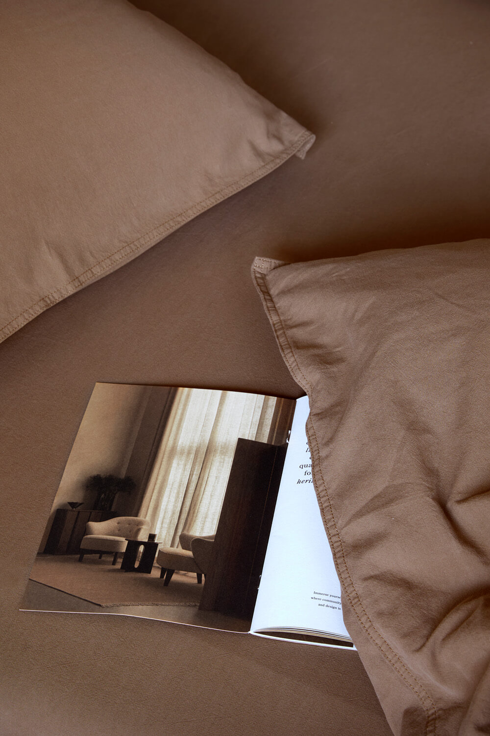 Frøya Stenvasket sengetøj i farven karamellbrun