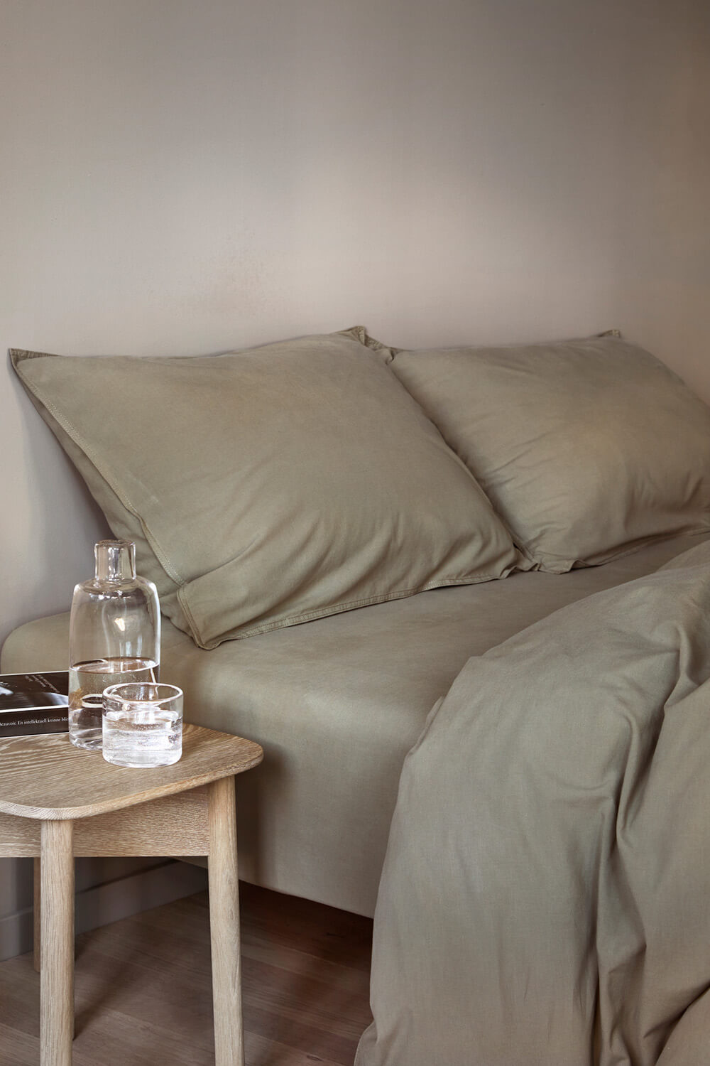 Frøya Stenvasket sengetøj i farven olivengrøn