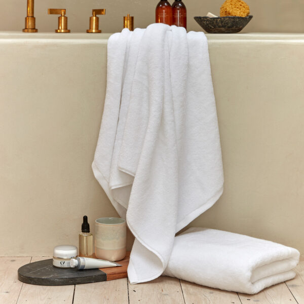 Supreme_White_Håndklæde_miljø_badeværelse Christy Cirrus Håndklæde, White