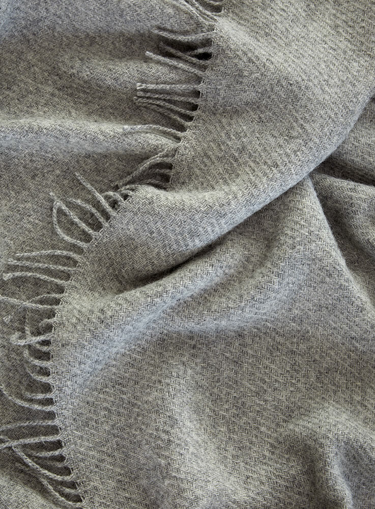 Høie Plaid Falketind, Naturlig Grå