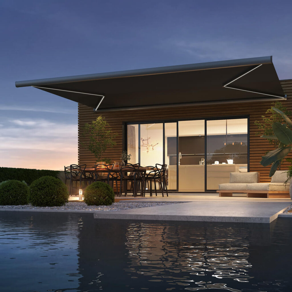 Aftenbillede af Luxaflex markise