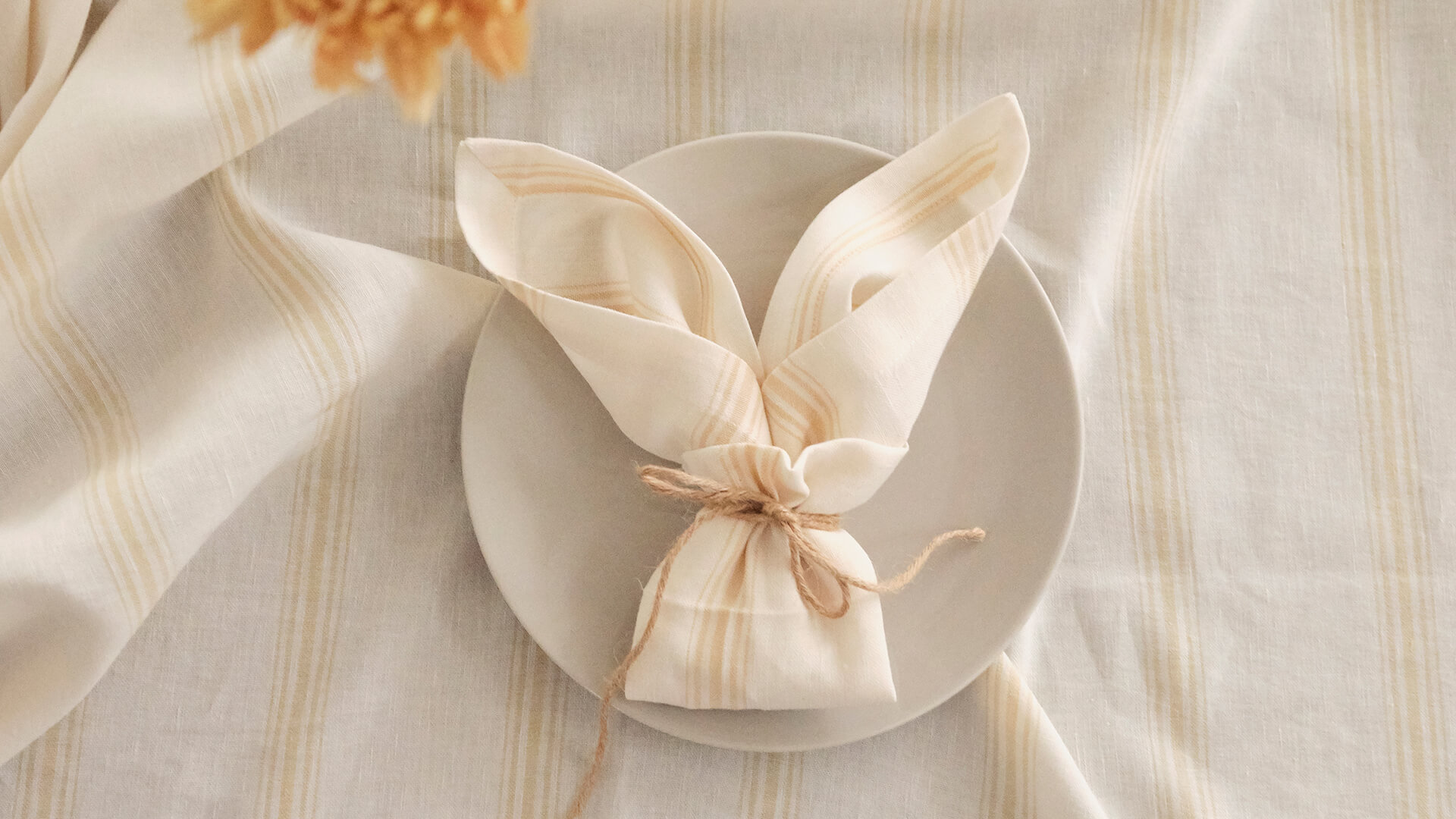 Compliments dug i hvid og gul