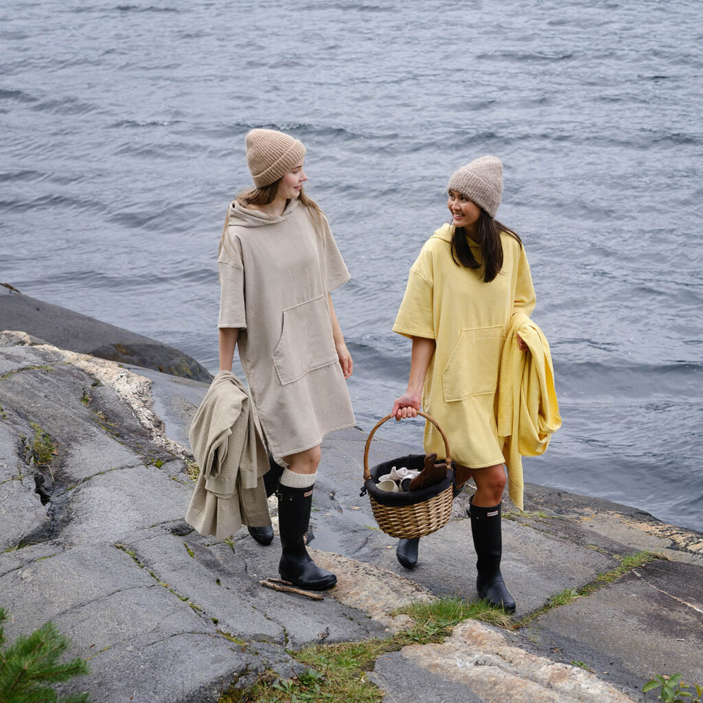 Høie Chill Poncho - Beige + gul