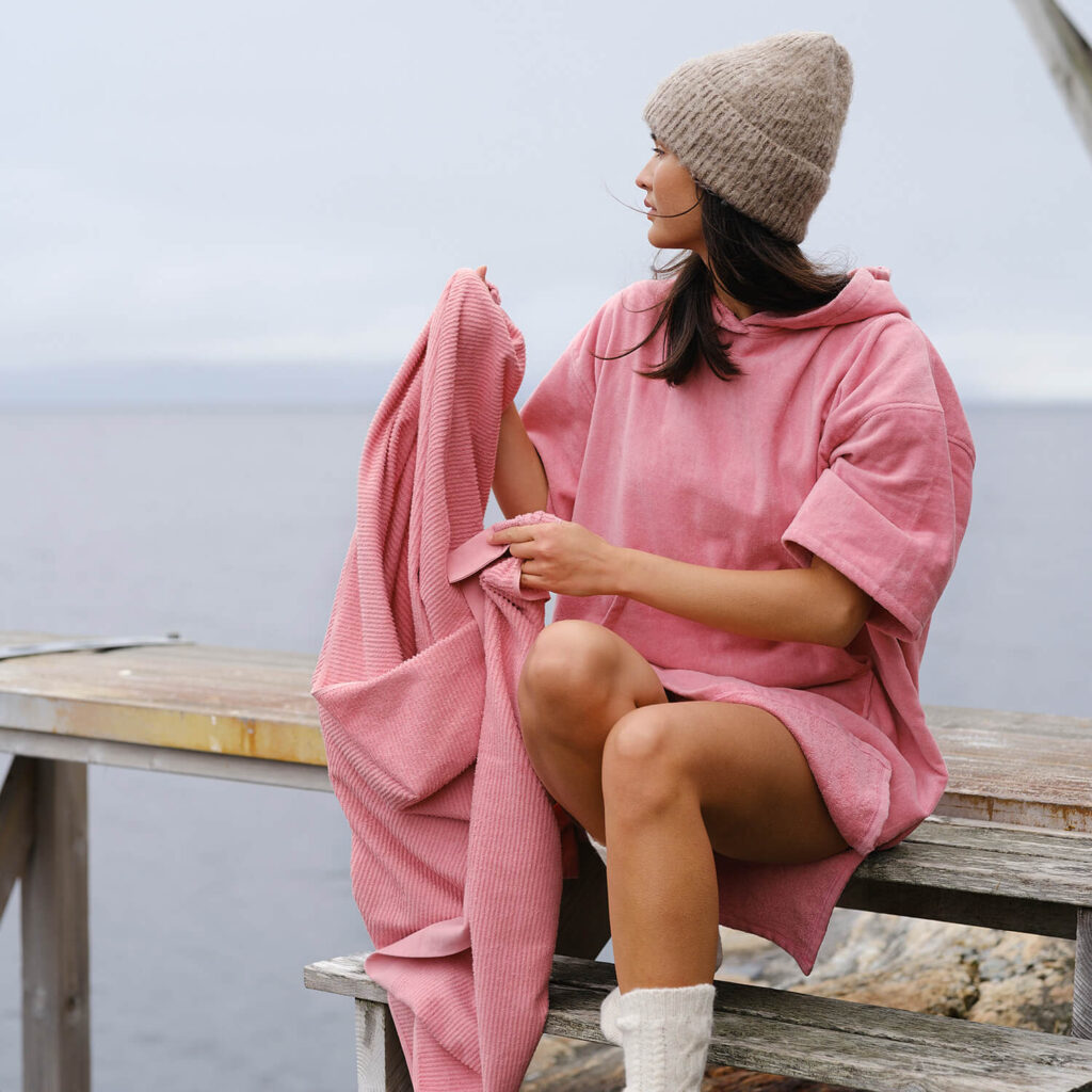 Høie Breeze Strandhåndklæde - lyserød + Chill Poncho i lyserød