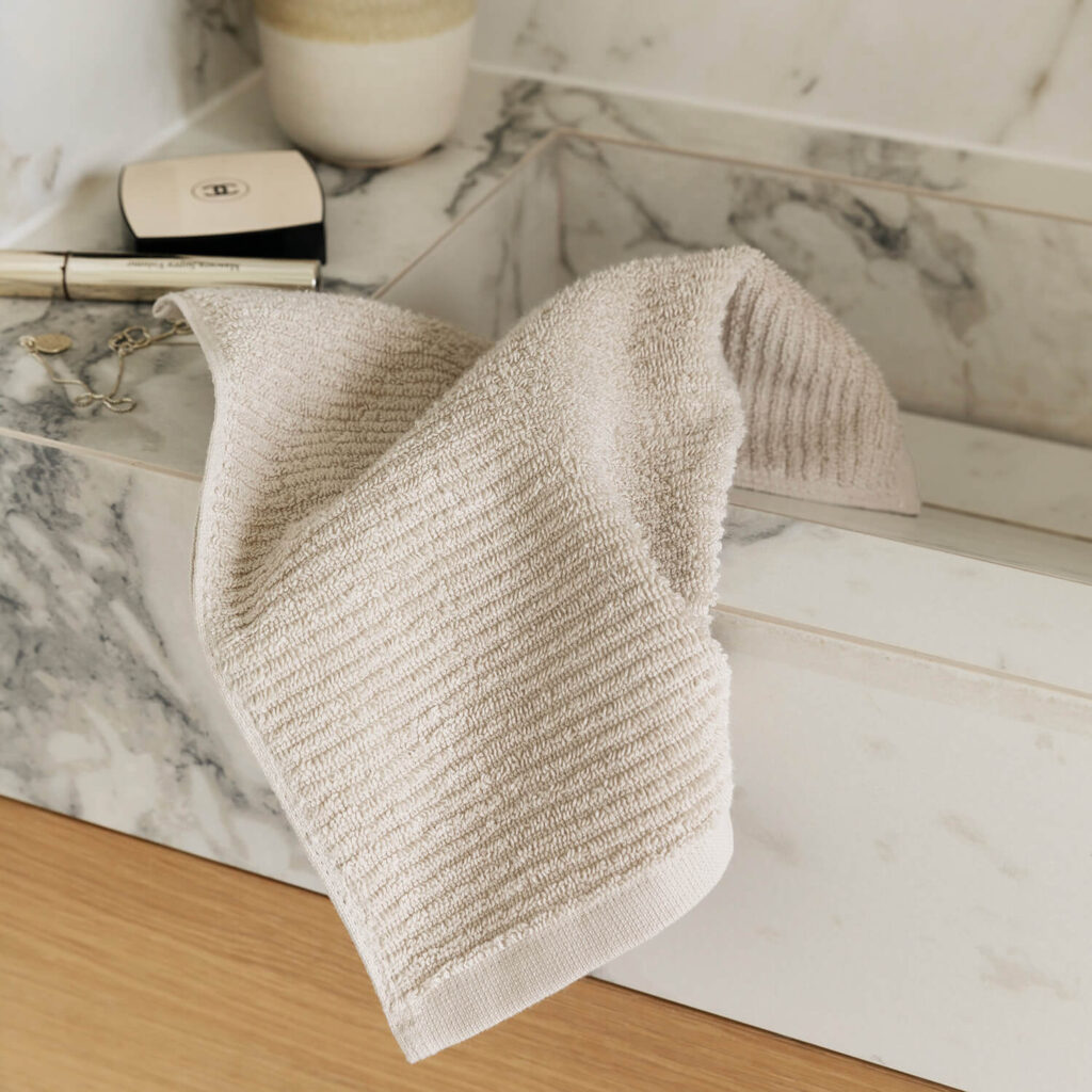 Høie Håndklæder Moment, Sand