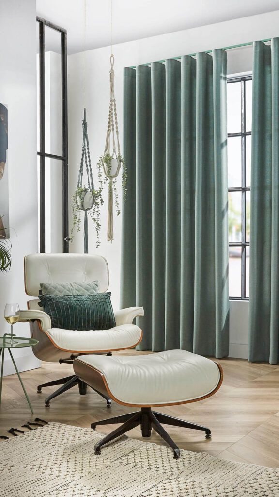 Grønt stofgardin fra Daemp